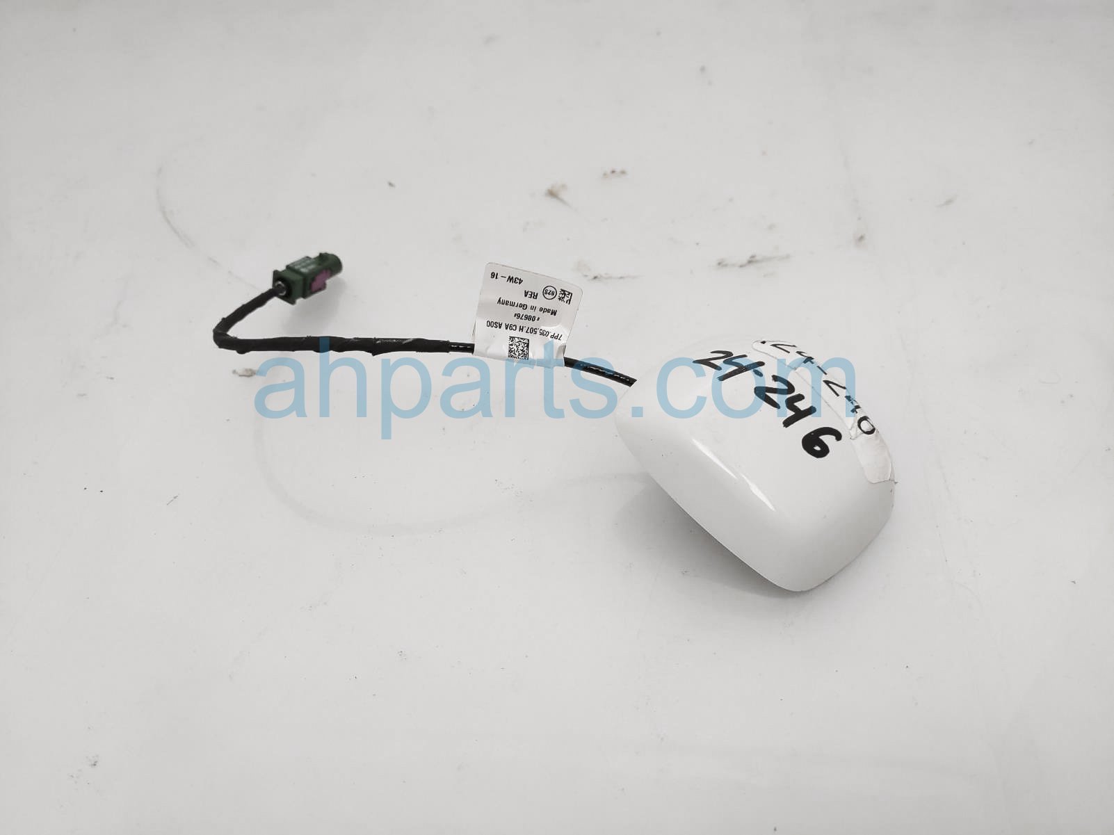 $29 Porsche ROOF ANTENNA ASSY - WHITE