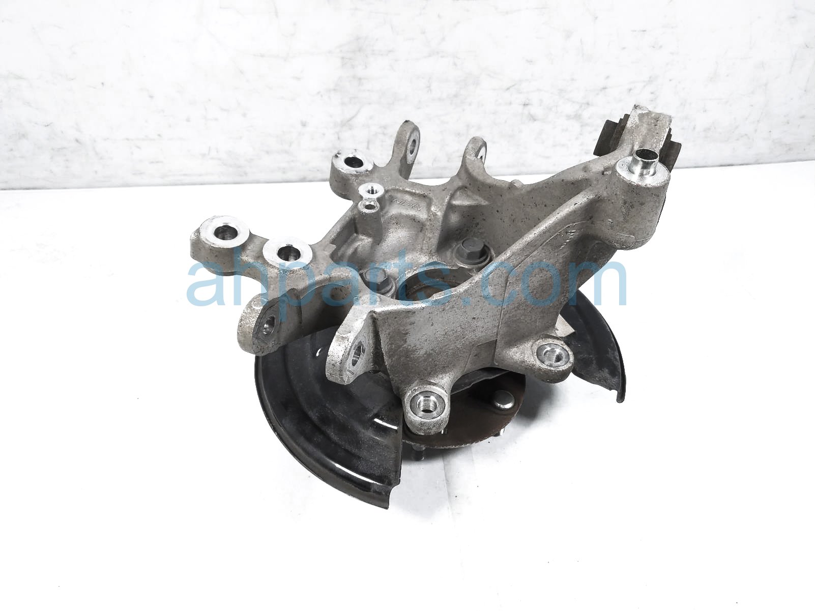 $75 Honda RR/LH SPINDLE KNUCKLE HUB