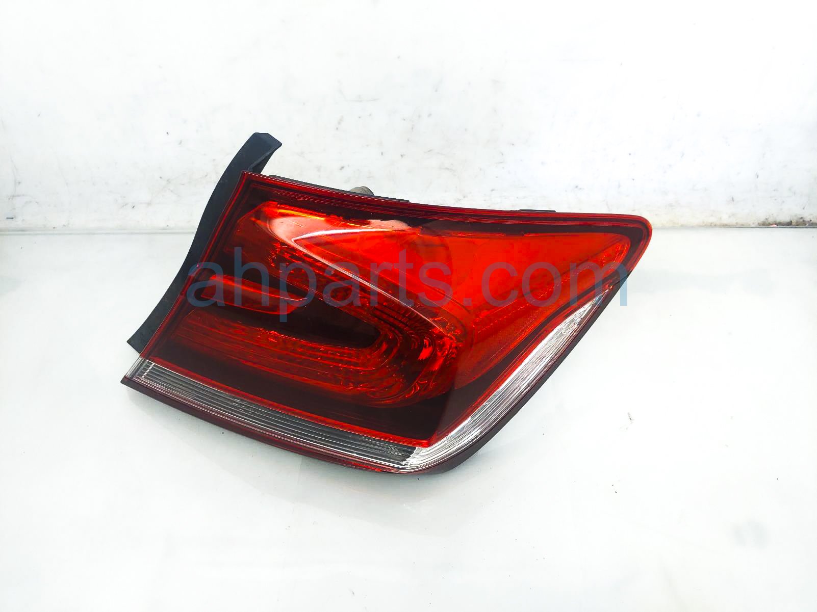 $85 Honda RH TAIL LAMP (ON BODY)