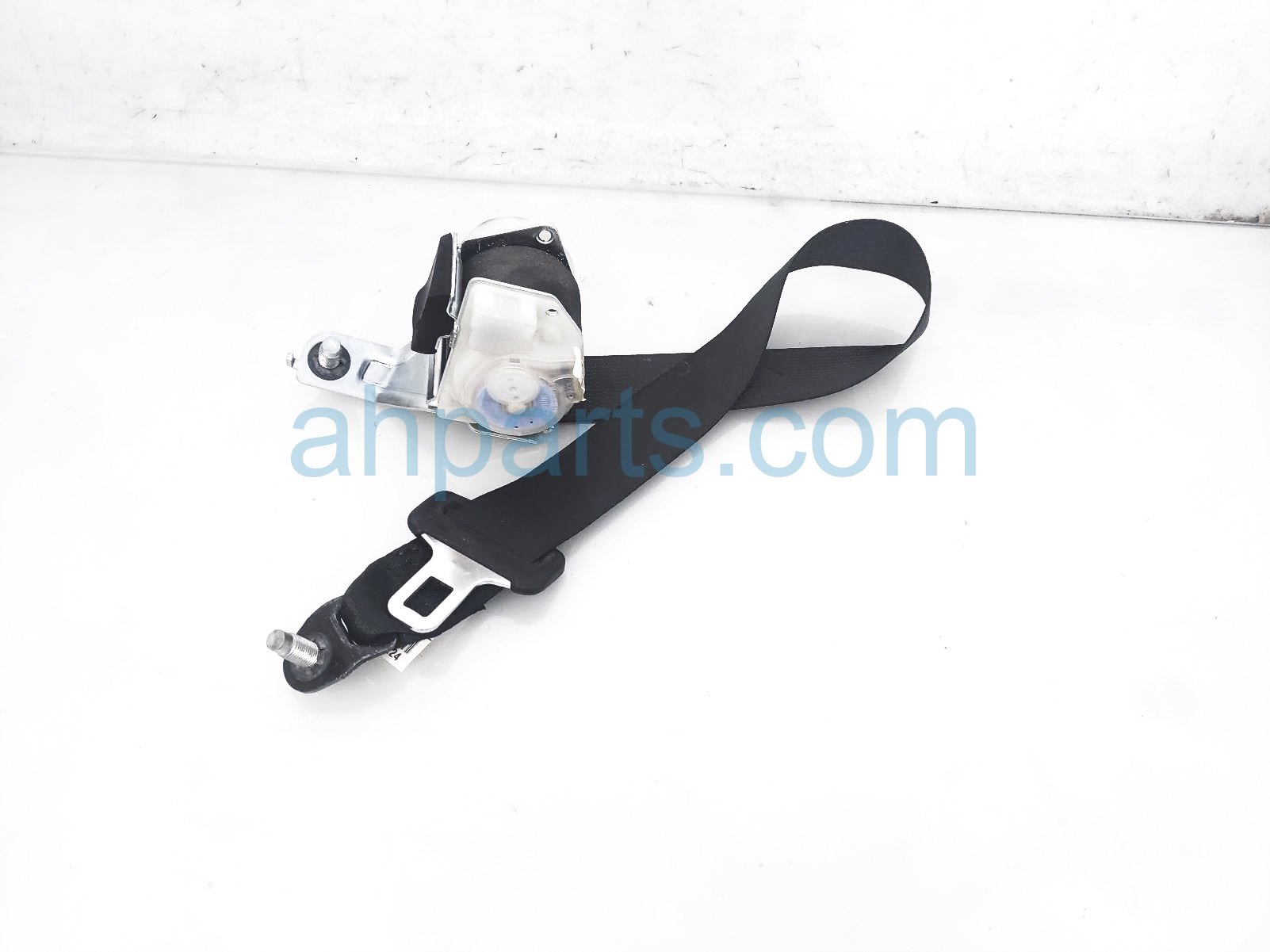 $35 Honda 2ND ROW LH SEAT BELT - BLACK SEDAN