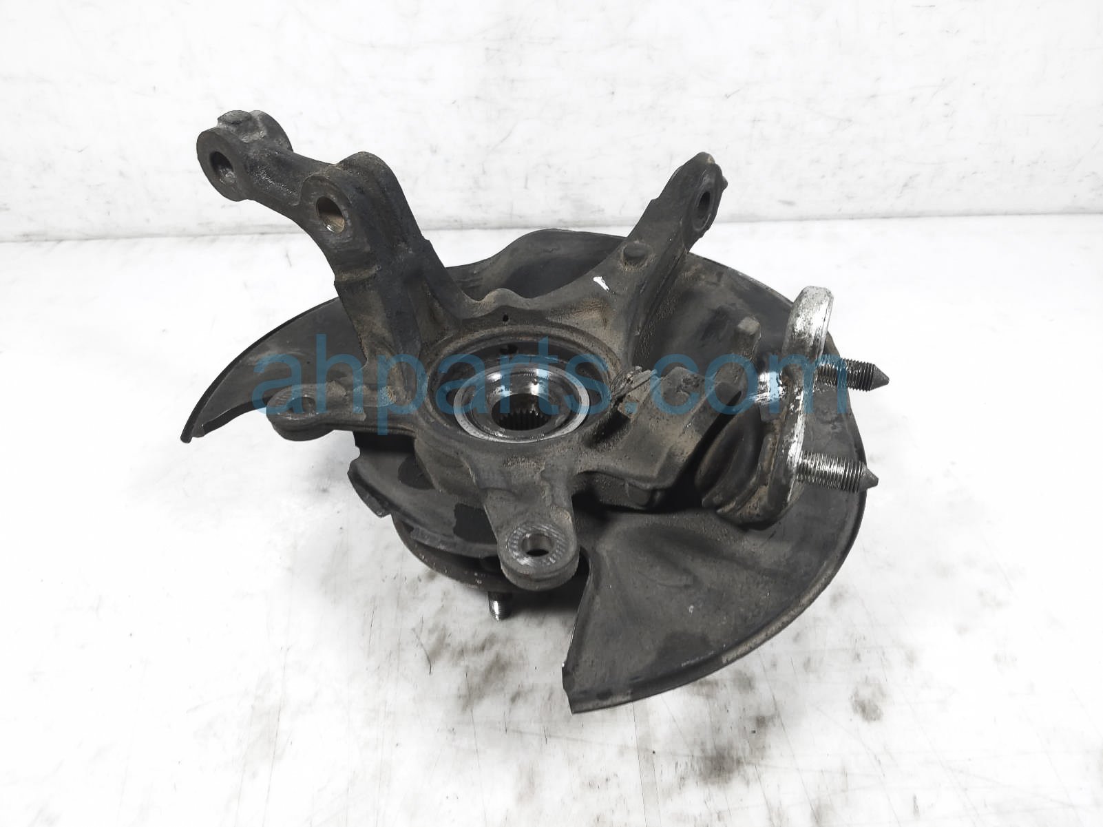 $275 Honda FR/RH SPINDLE KNUCKLE HUB