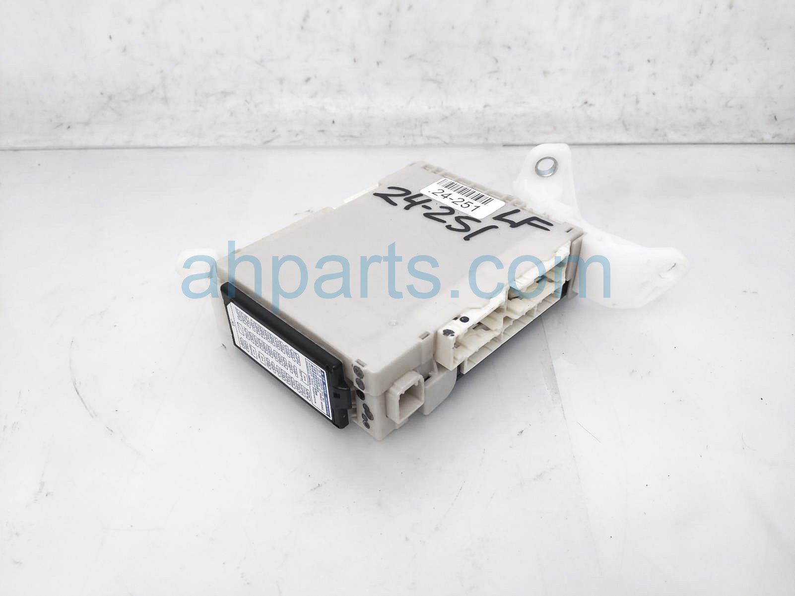 $199 Lexus LH MULTIPLEX NETWORK CABIN FUSE BOX