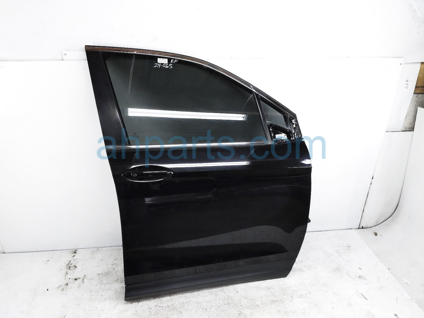 $749 Honda FR/RH DOOR - BLACK - NO MIRROR/TRIM