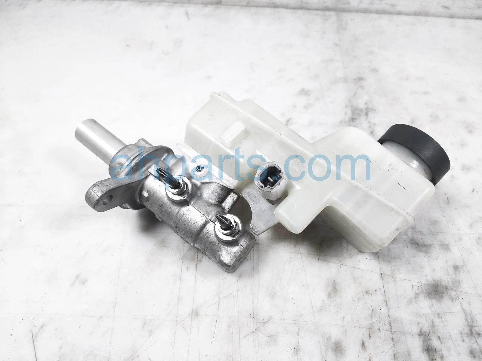 $50 Lexus BRAKE MASTER CYLINDER