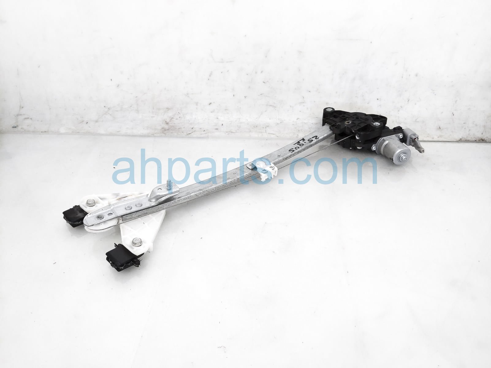 $85 Honda RR/RH WINDOW REGULATOR W/MOTOR