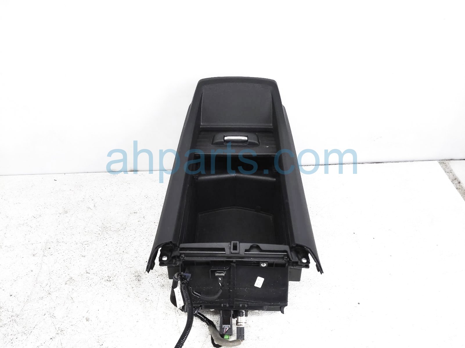 $75 Honda CENTER CONSOLE BOX W/ LID - BLK