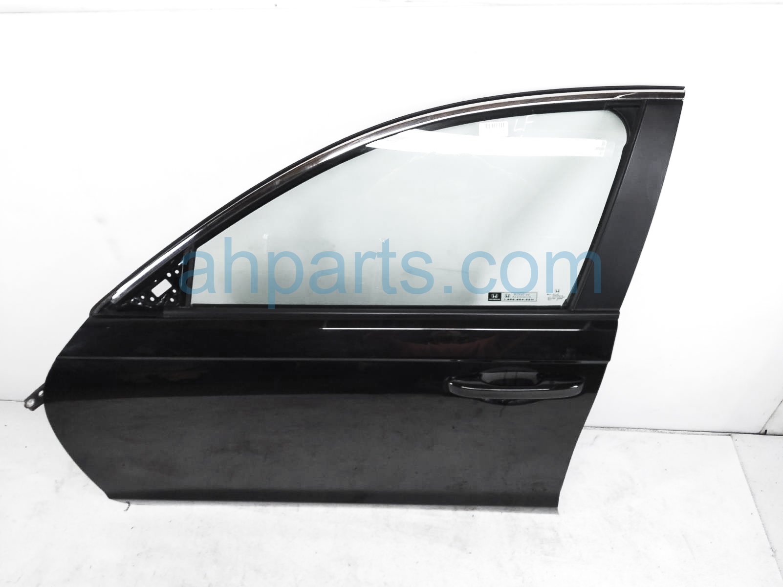 $1150 Honda FR/LH DOOR - BLACK - NO MIRROR/TRIM