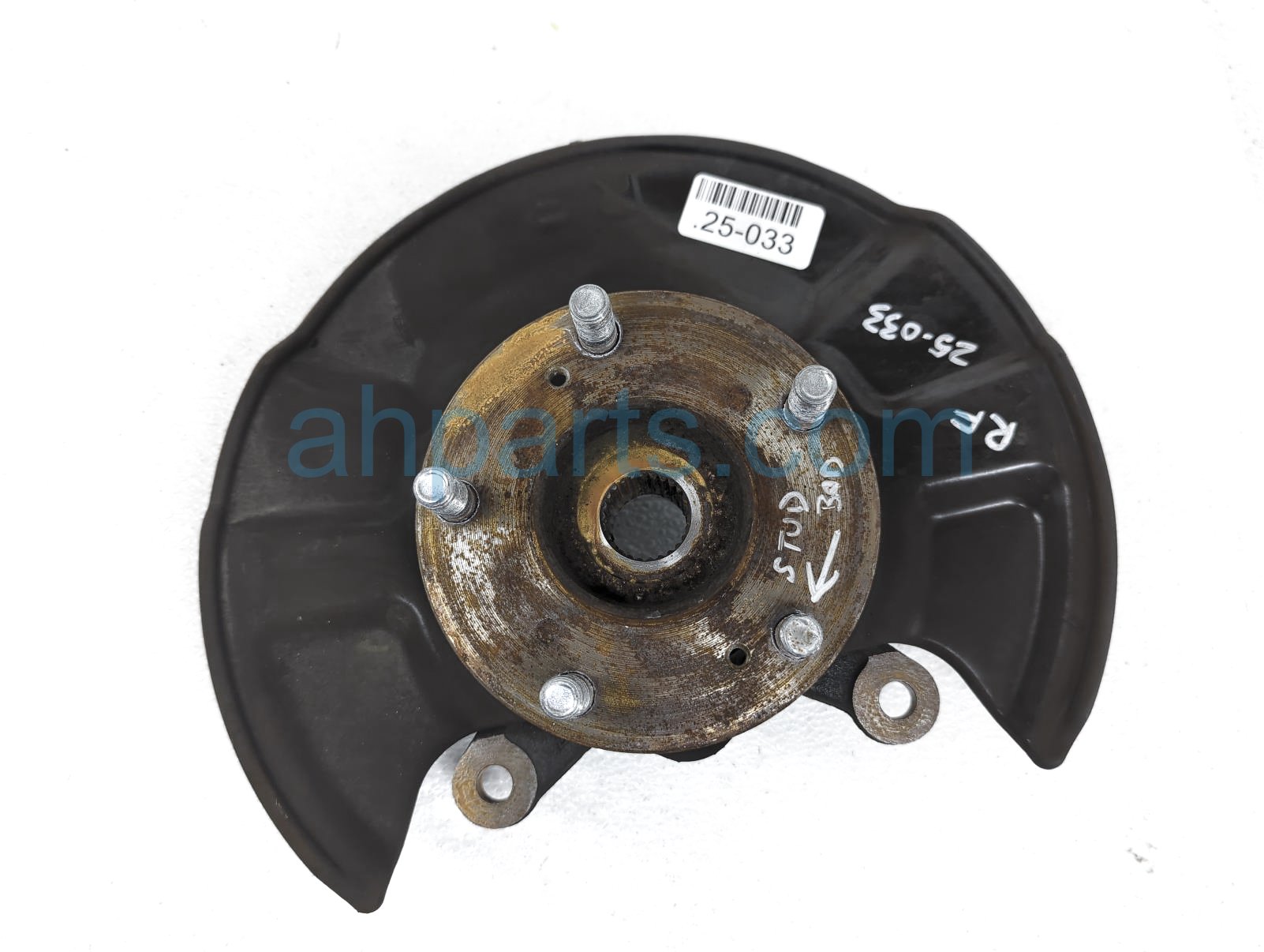 $129 Honda FR/RH SPINDLE KNUCKLE HUB - 1.8L