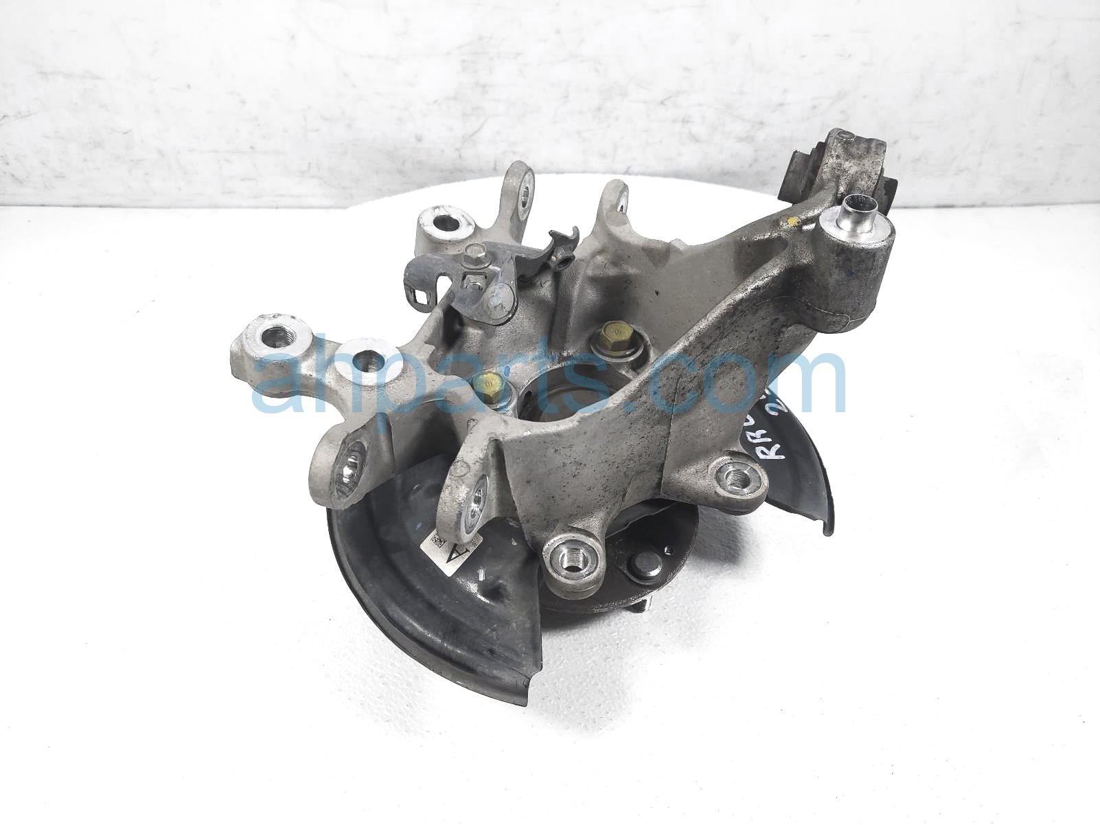 $75 Honda RR/LH SPINDLE KNUCKLE HUB