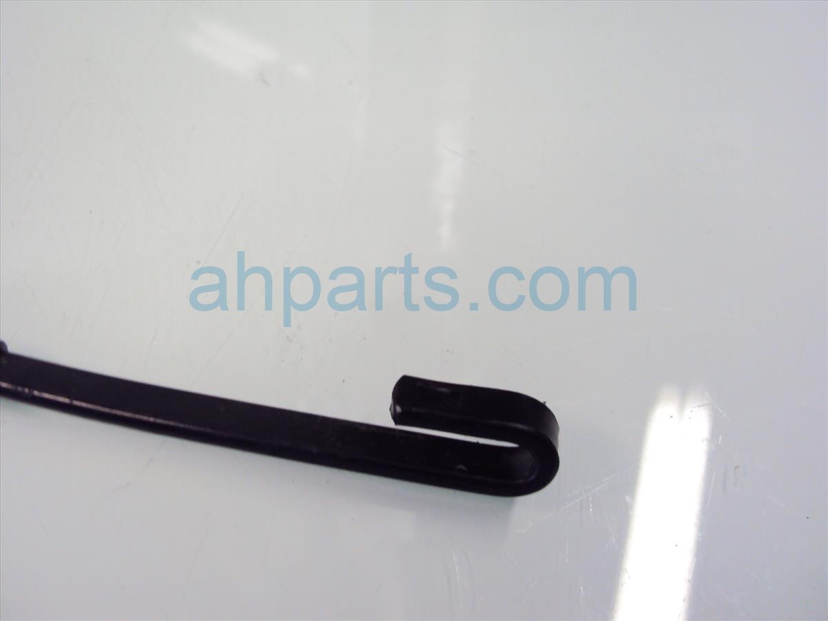 $15 Acura RH WIPER ARM small scratches